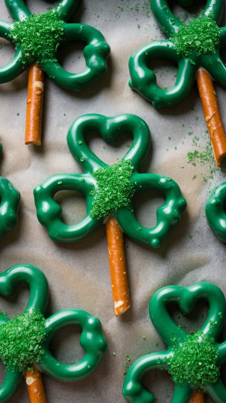 Sweet & Crunchy: St. Patrick’s Day Chocolate-Covered Pretzels 🍫🥨🍀