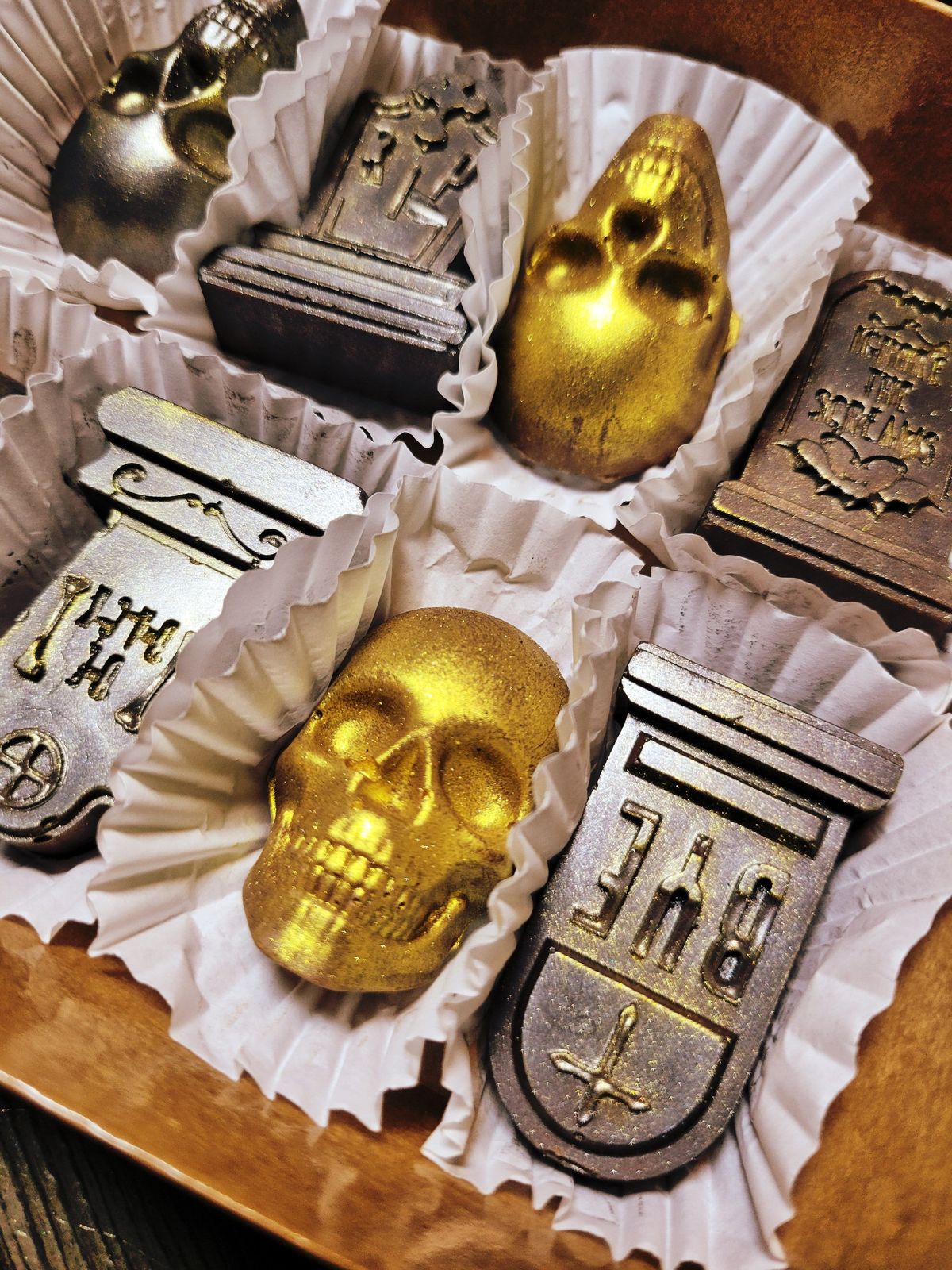 Choosing the Right Chocolate for Molding: A Guide for Professionals