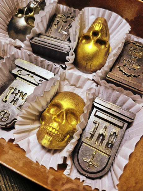 Choosing the Right Chocolate for Molding: A Guide for Professionals